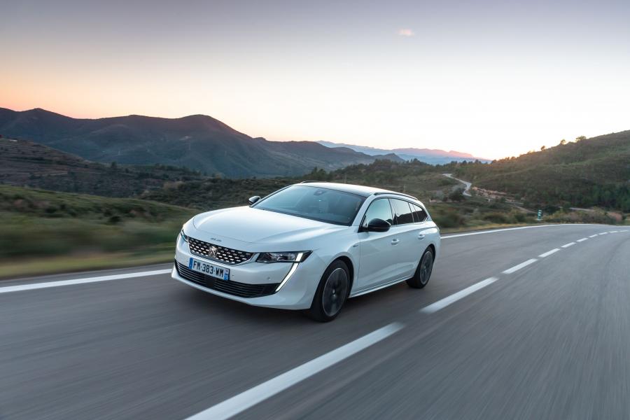  Peugeot 508 SW GT HYBRID 2019 года  (WW) (фото 5 из 40)